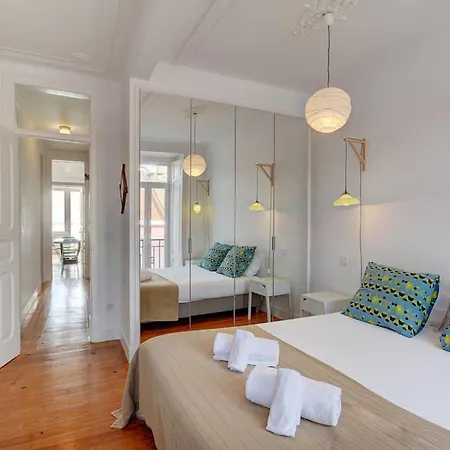 Tagus Sunrise In By Innkeeper * リスボン