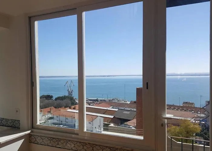 Tagus Sunrise In By Innkeeper * Lisboa